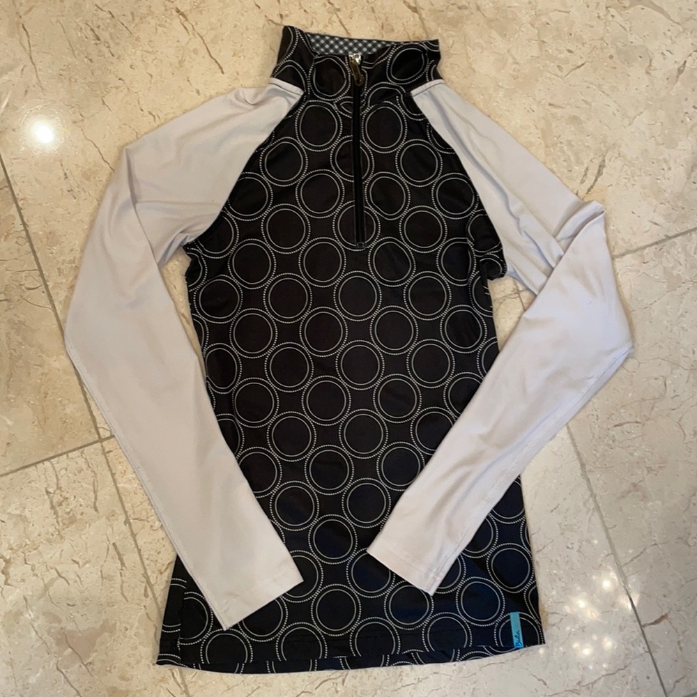 Bula girls riding top